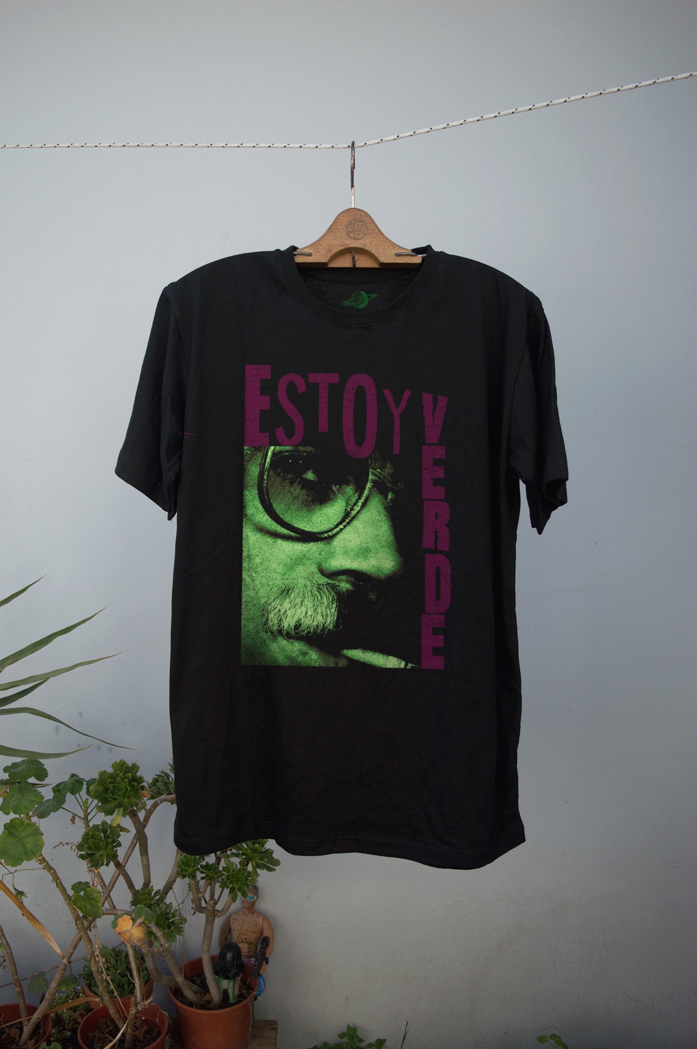 Remera Estoy verde! - Charly (trama)